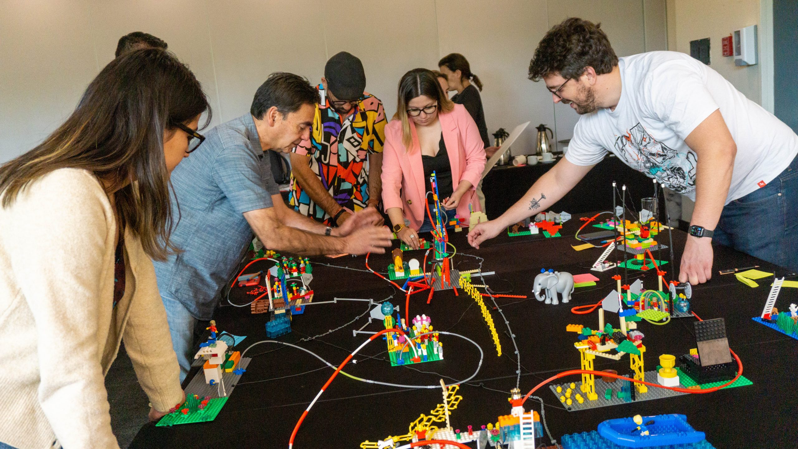 Sesión de certificación de facilitadores en LEGO Serious Play Chile